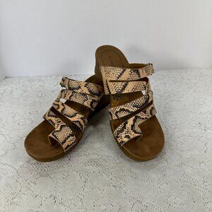 BareTrap Brown python snake pattern wedge sandals with big toe strap, Size 7M